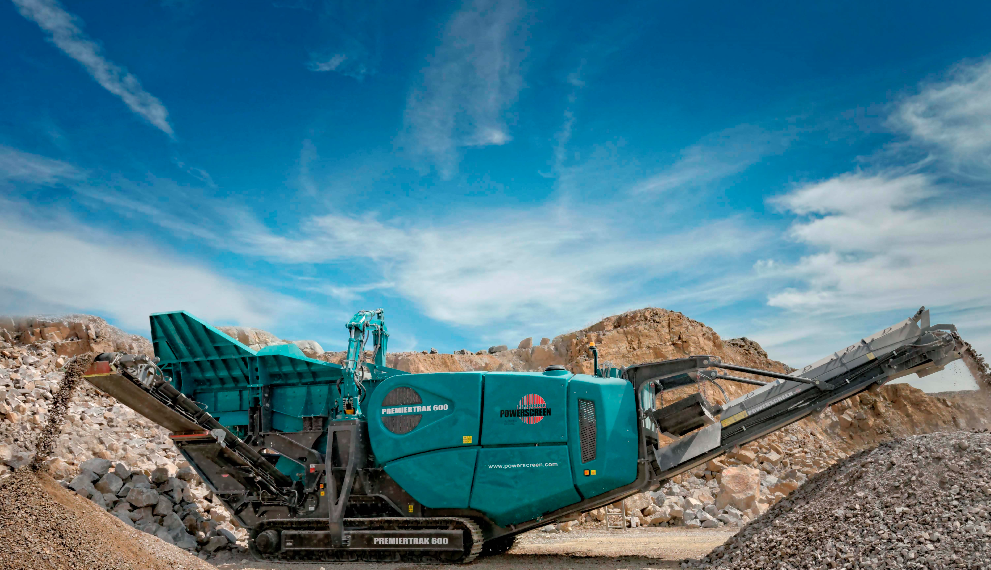The Premiertrak 600 Pre-Screen from Powerscreen was also on display at Hillhead. The diesel-hydraulic and diesel-electric variants of the Premiertrak 600 jaw crusher have been designed for maximum production with increased uptime and low running costs. A vibrating grizzly feeder feeds the high capacity jaw with variable speed control and a large grizzly area. The bypass chute is also fitted with wear-resistant liners as standard, and incorporates an adjustable five-position deflector plate to divert material to either the product or side conveyors.