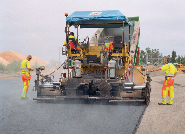 Different crew members may require hearing protection with different capabilities. For example, the paving operator, screed operator, dump man and haul truck driver may require headsets with communication capabilities. Photos courtesy 3M.