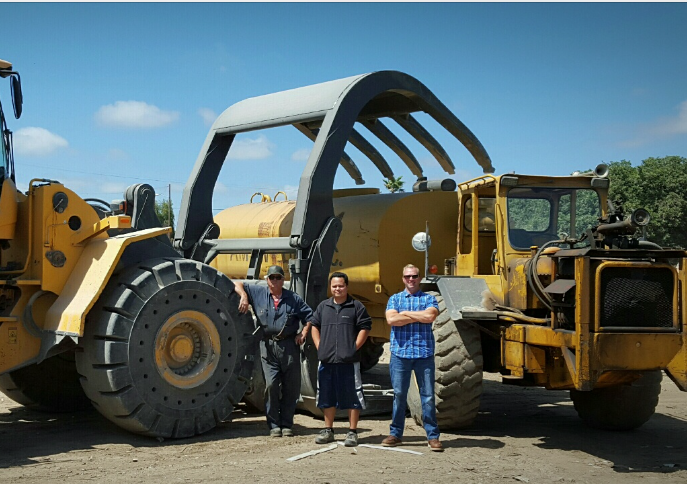 Tomy Stenvall runs a fleet of customized Volvo wheel loaders for his recycling business, which are equipped with quick couplers, third valves, and according to Stenvall, “the biggest grapples you’ve ever seen.”
