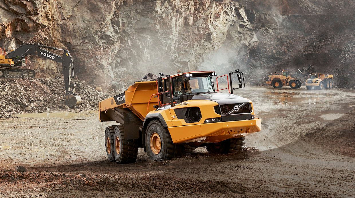 The A60H from Volvo features a max torque of 2,360 foot-pounds and a load capacity of 60.6 tons.