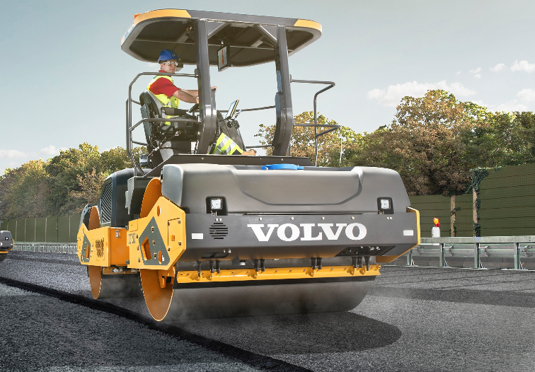 The DD140C from Volvo has an 84-inch drum. The engine is rated at 148 hp. The operating weight is 30,486 pounds and vibration frequency range is 2,700 to 4,000 vpm.