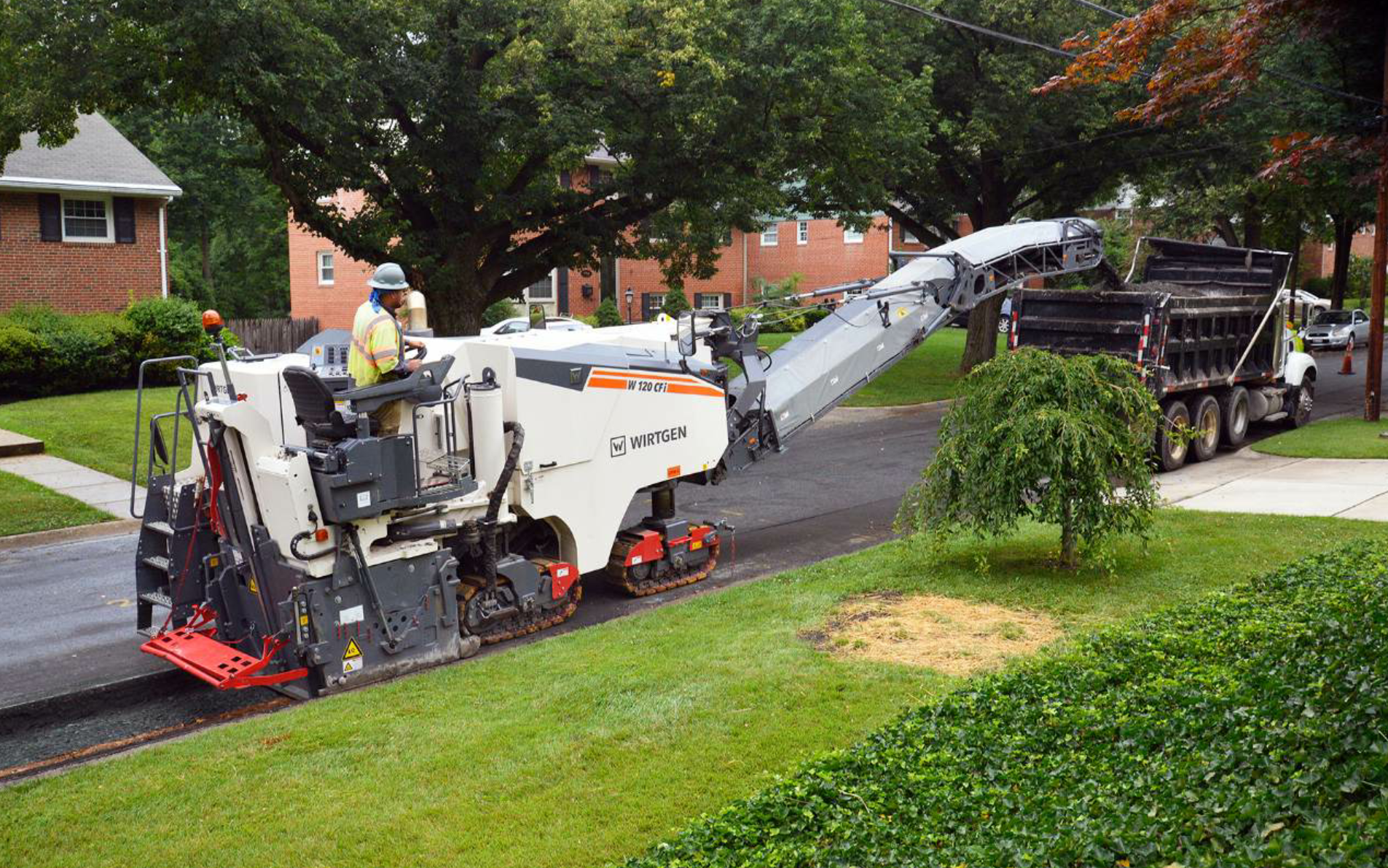 The W 120 CFi from Wirtgen is one of four milling models available in the compact class, featuring the Flexible Cutter System (FCS).