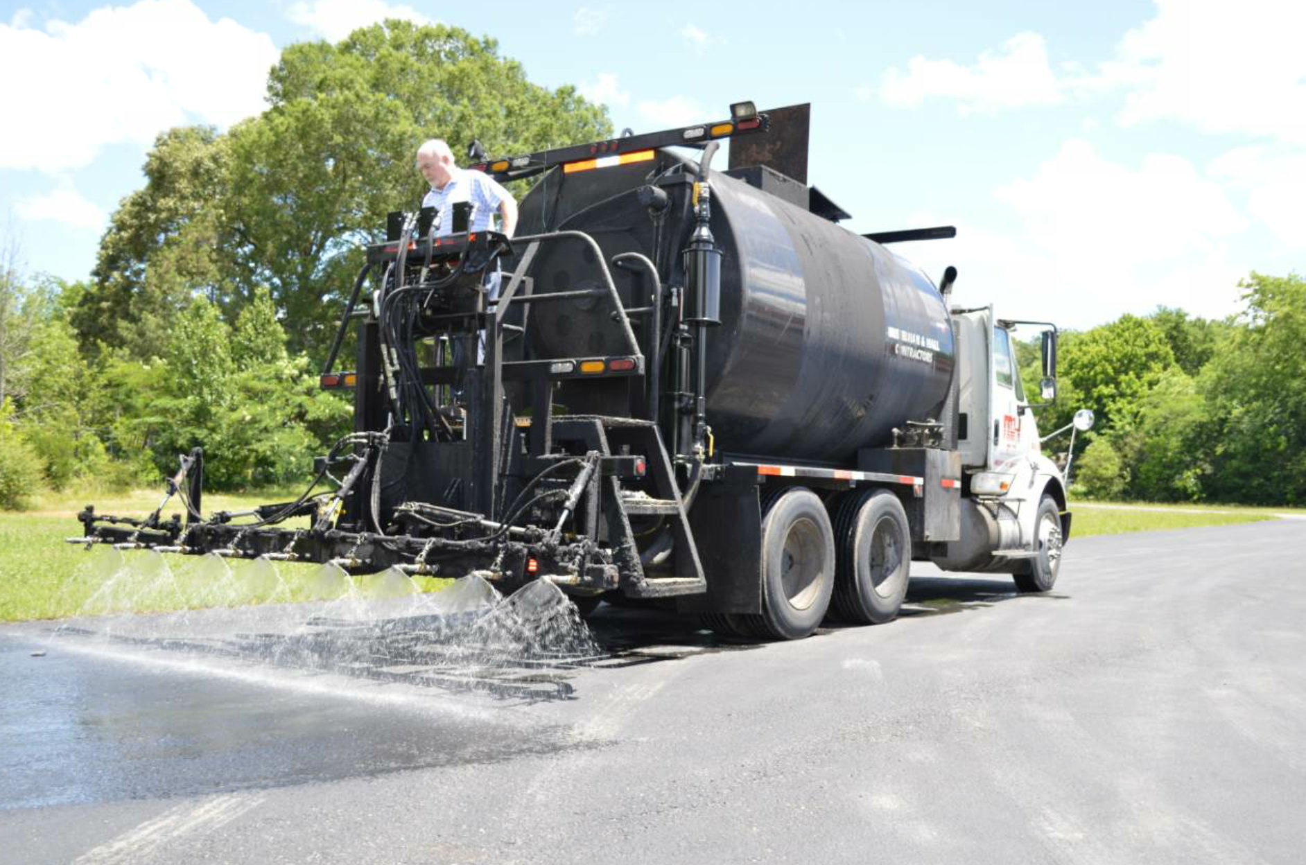 Neal Manufacturing has introduced its Generation IV pumps for retrofitting asphalt trucks.