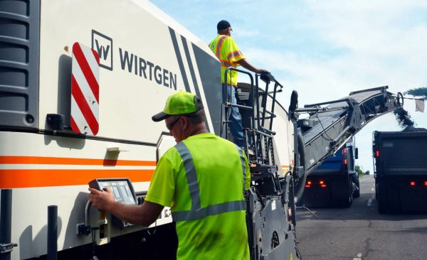 As part of start-up procedure, make sure the entire crew knows the plan for the day’s work. Both photos courtesy Wirtgen America.